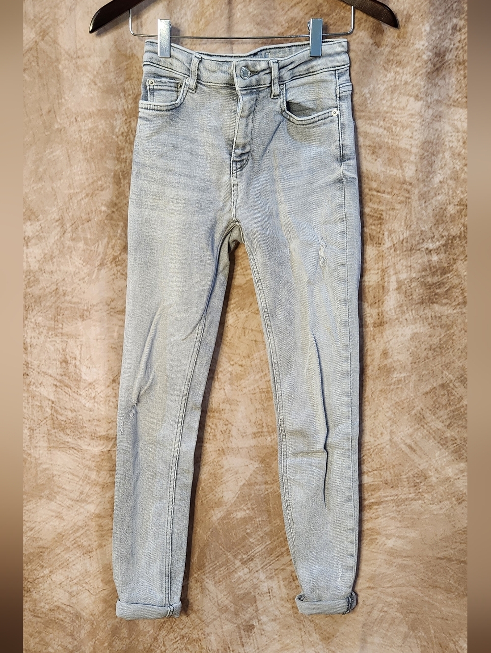 ZARA Light Wash Distressed Skinny Jeans – Size US 2 (EU 34)